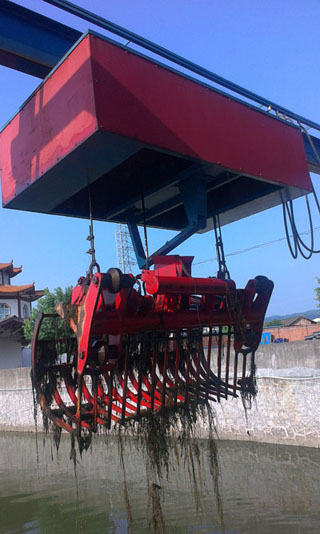 移動(dòng)抓斗式清污機(jī)